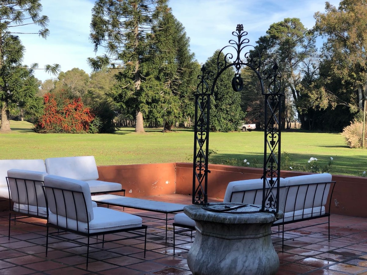 Estancia Las Rosas con cancha de golf, polo ytenis