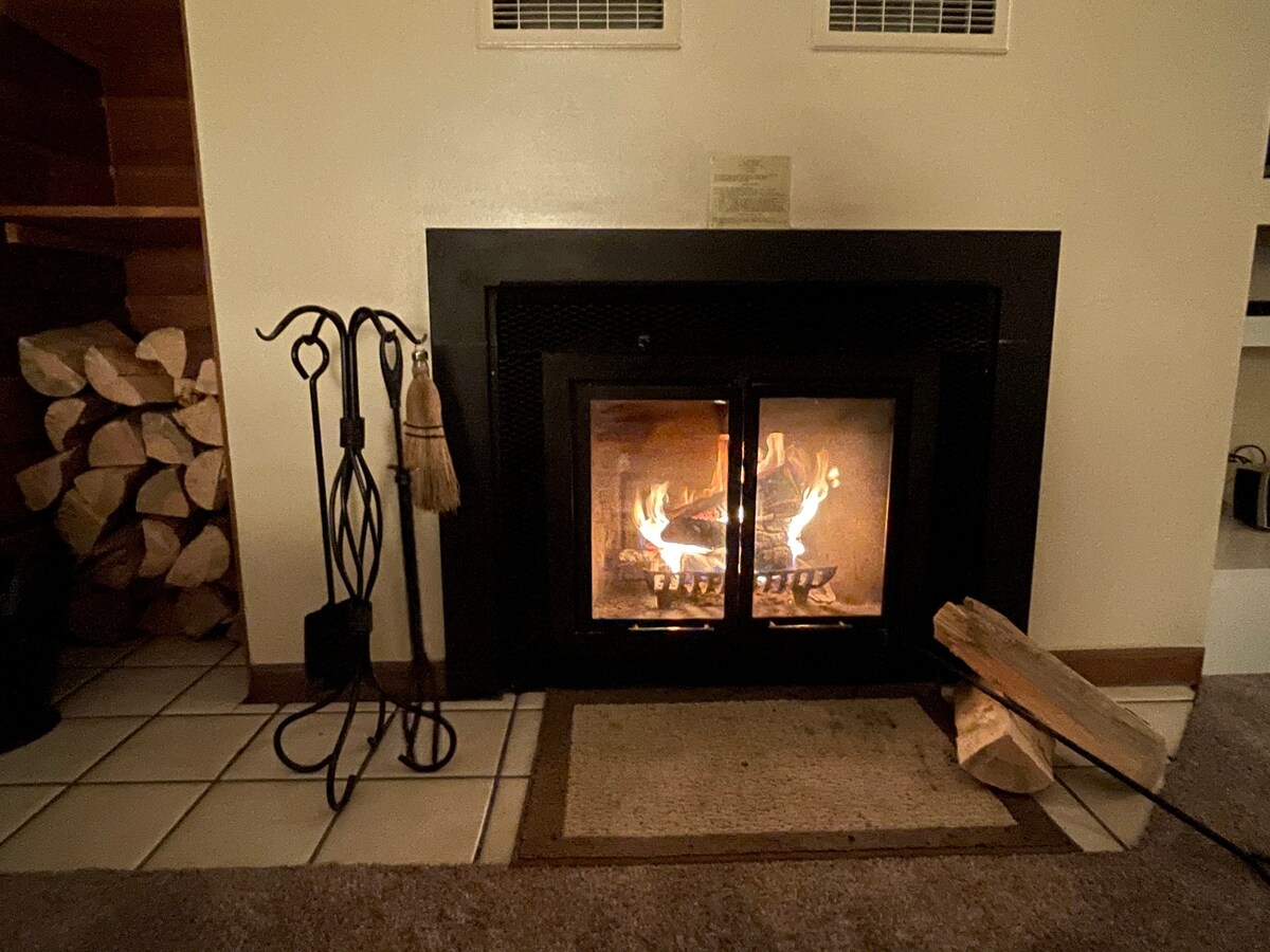 Ski Condo with Mountain Views and Wood Fireplace