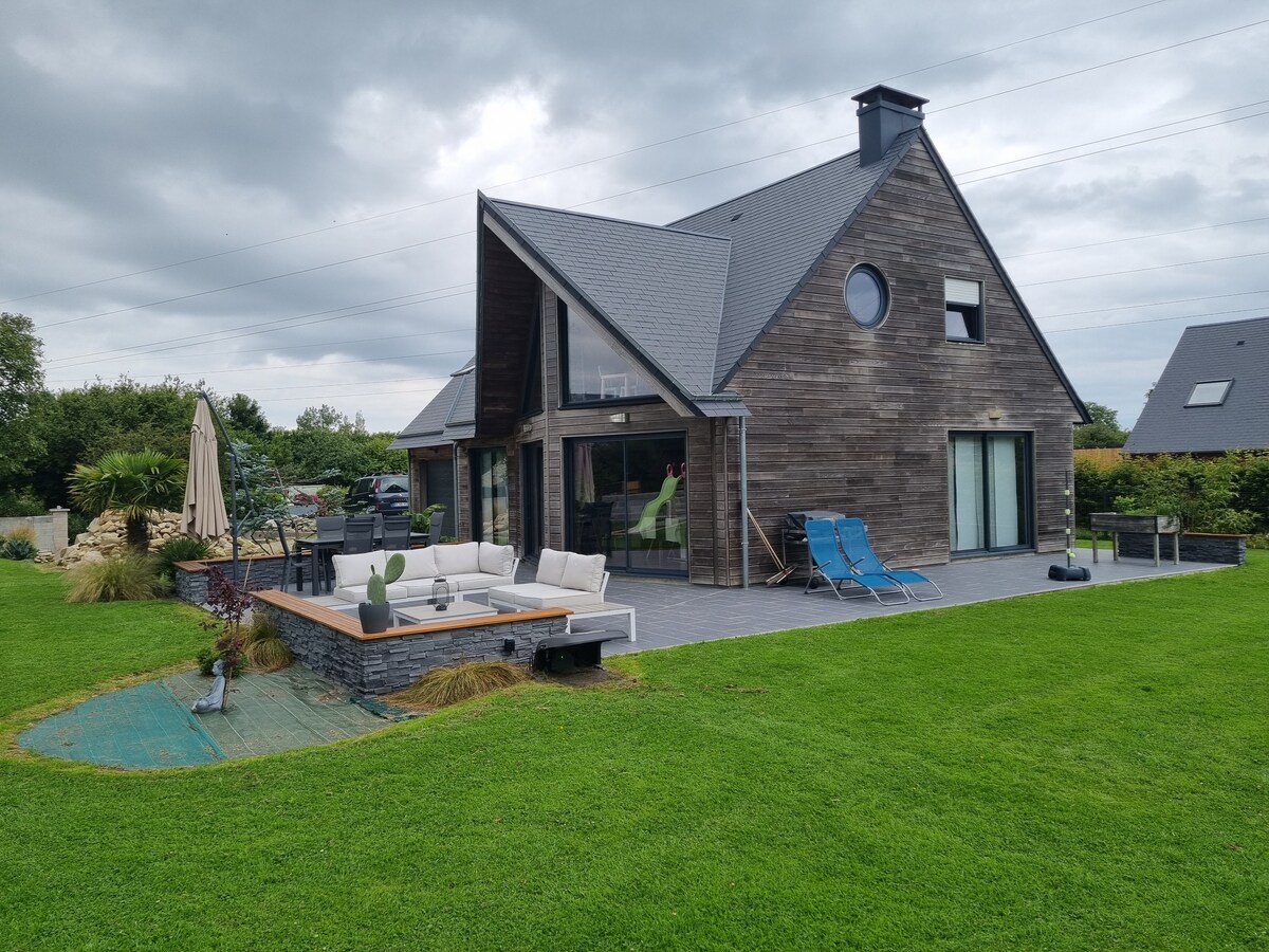 Villa d'architecte en bois aux portes de la Hague