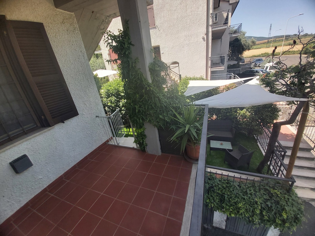 带花园和阳台的公寓0053003LTN0087