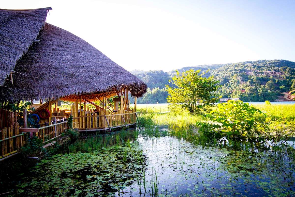 Lake Poso Eco Tourism Bamboo Room