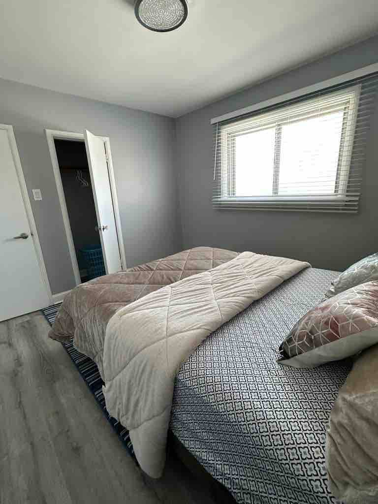 Spotless 2 Bedrooms, 2 Beds, Sleep 4 in Winnipeg.