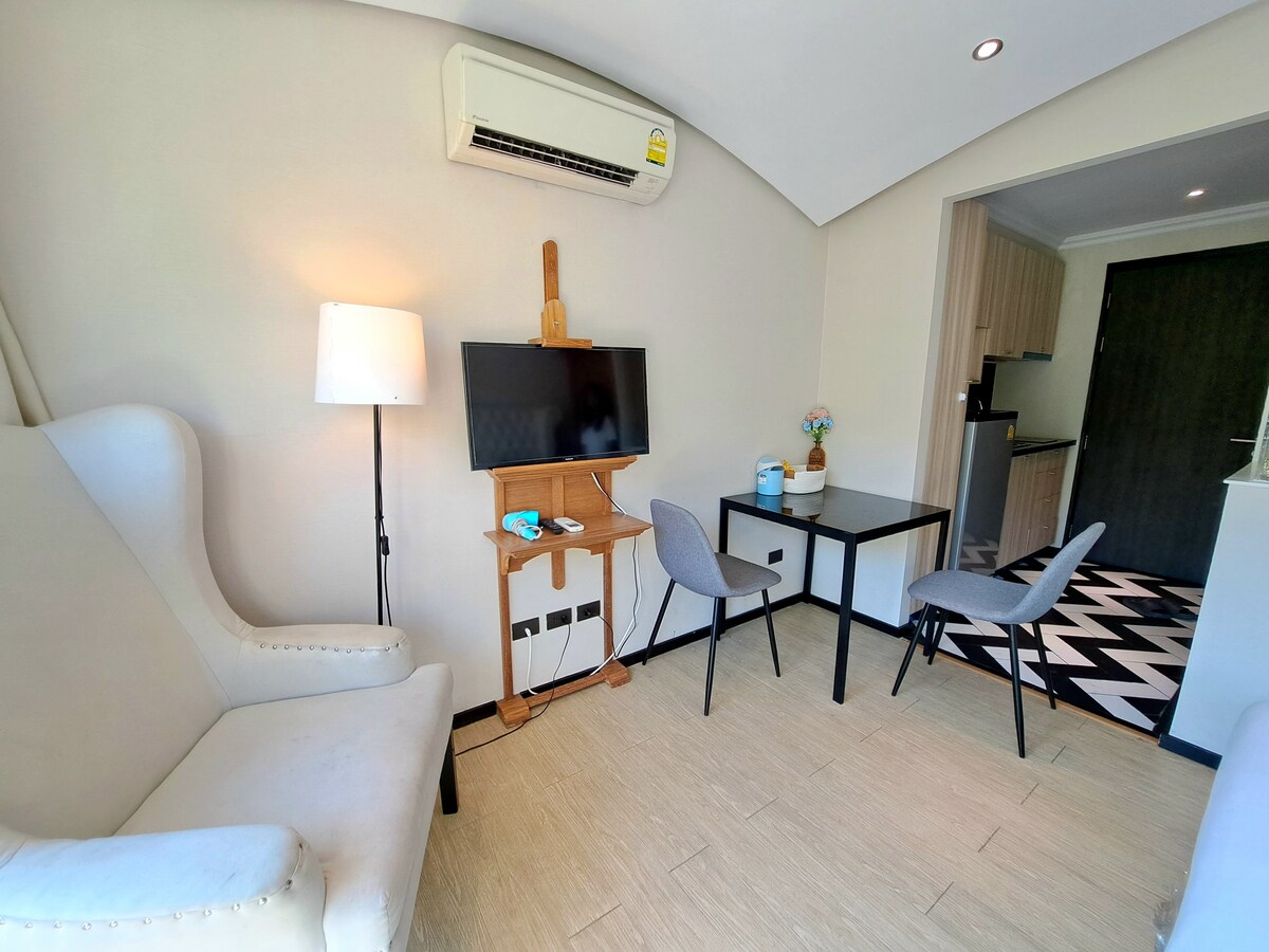 Venetian Condo Resort Pattaya (Standard Room)