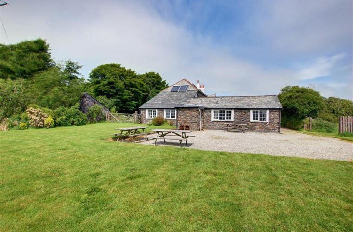 Bray View Cottage in "Poldark" Country!