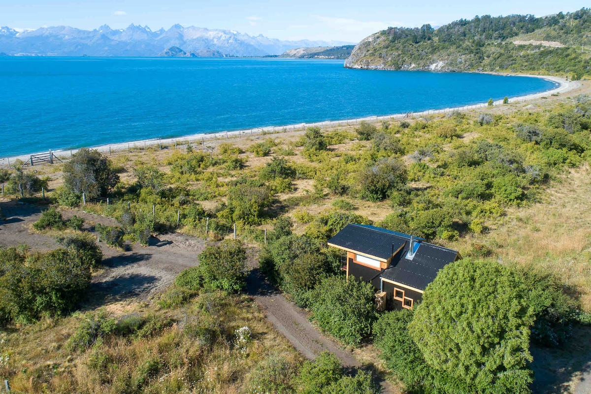 Lakeside Cabin w/ Mountain Views