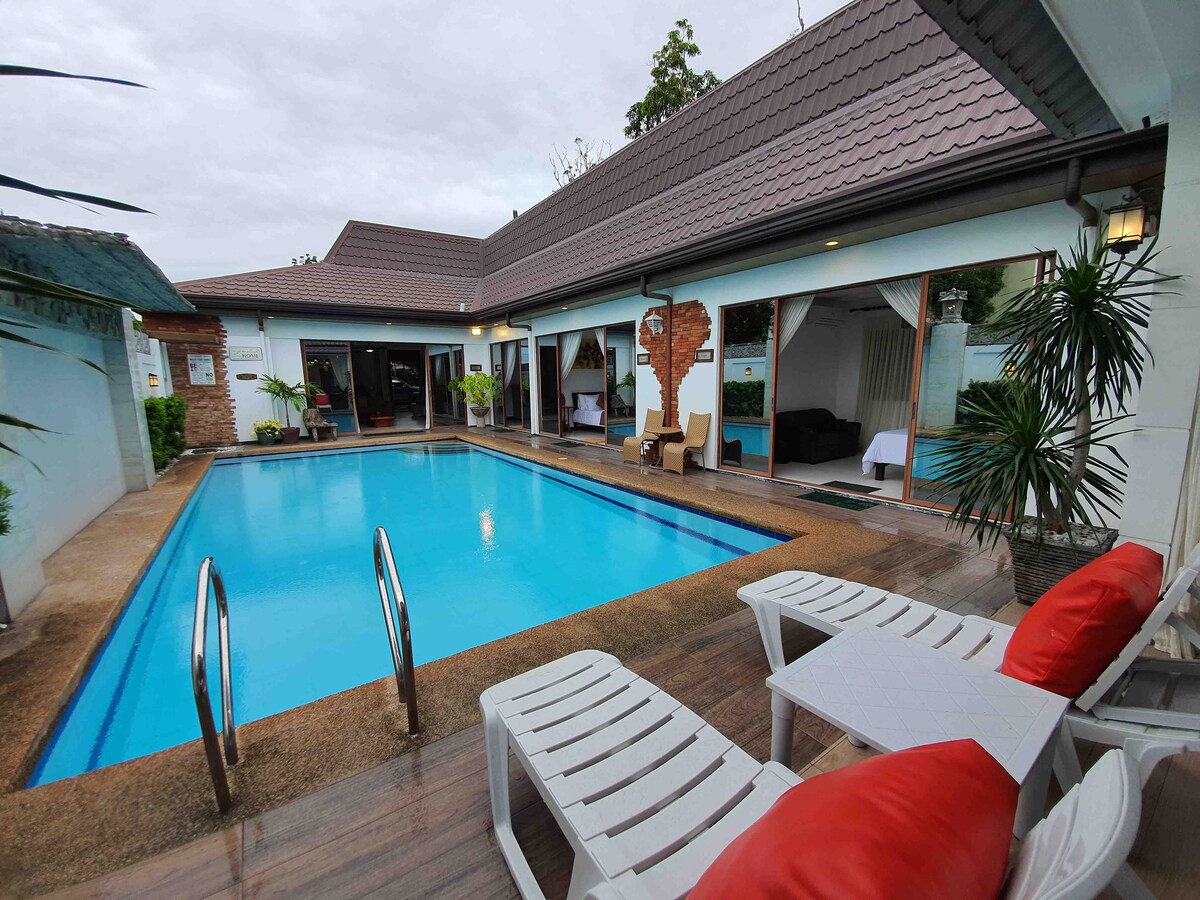 带泳池的巴厘岛风格私人度假村