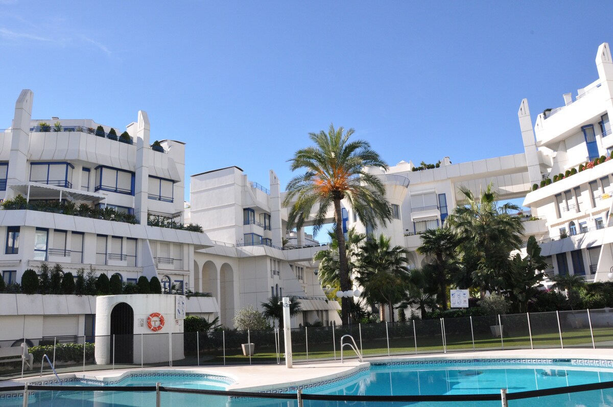 DUPLEX 16 MARBELLA URB豪华双层公寓