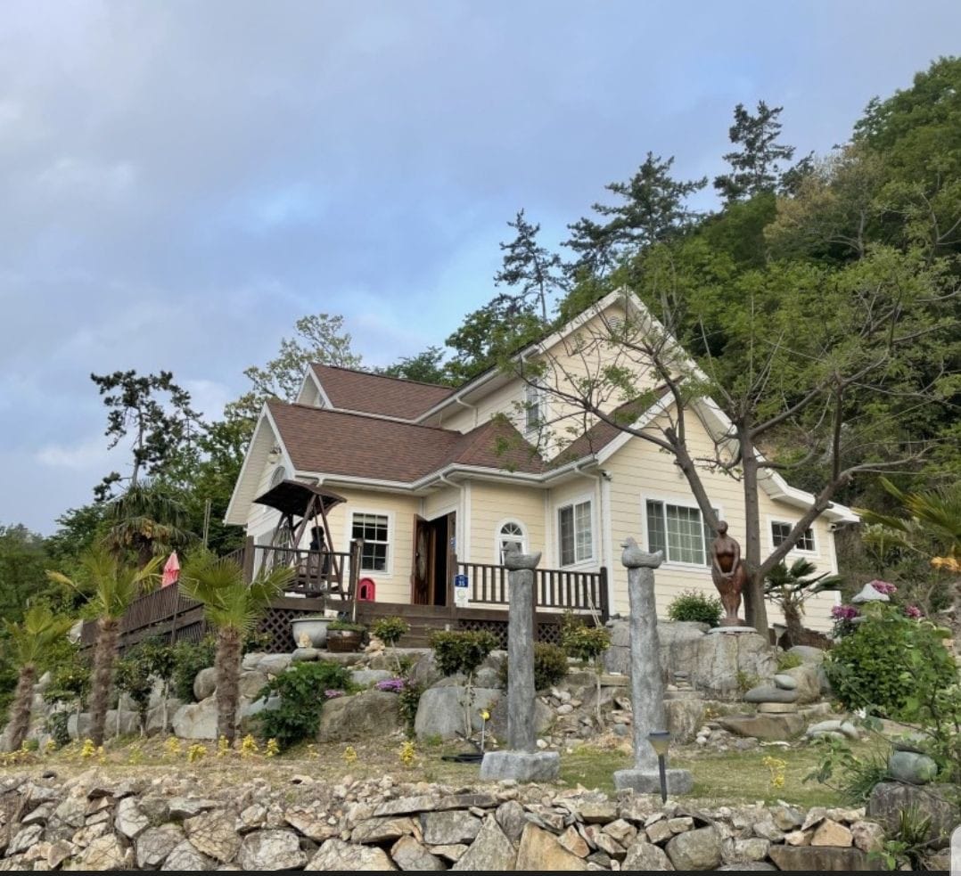济州岛方向的最佳海景*别墅和两层木屋*欢迎来到感受北欧氛围的家庭