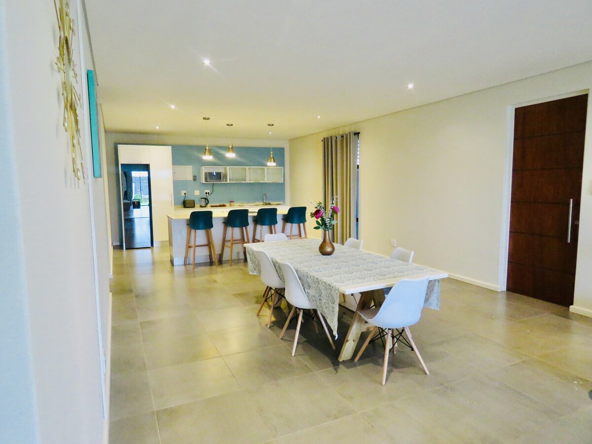 Ezulwini Executive Apartments (Apartment Number 5)