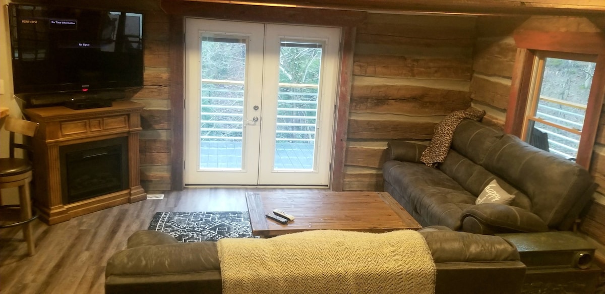 Cliffside Properties/Carter Caves Cabin Rental