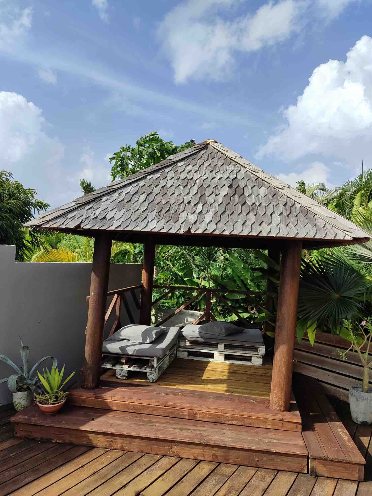 巴厘岛禅宗私人泳池别墅别墅，有3间卧室金色山谷。