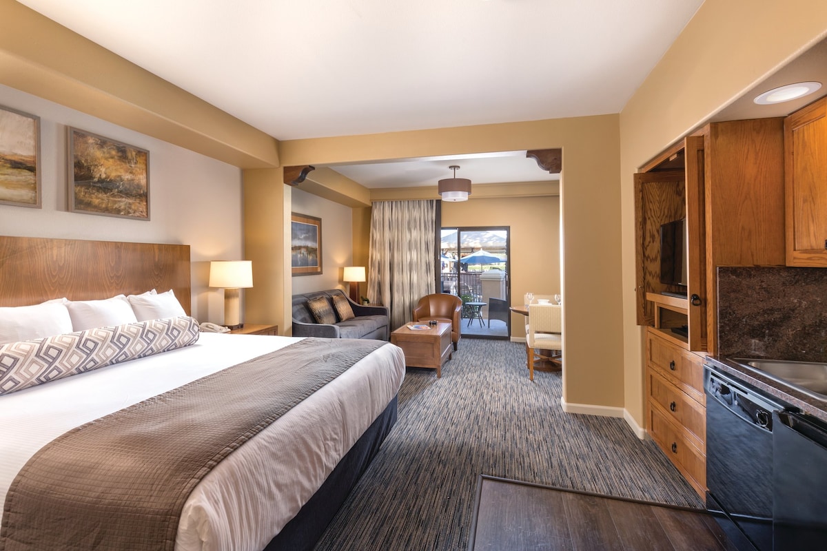 Studio Suite and Phoenix Resort