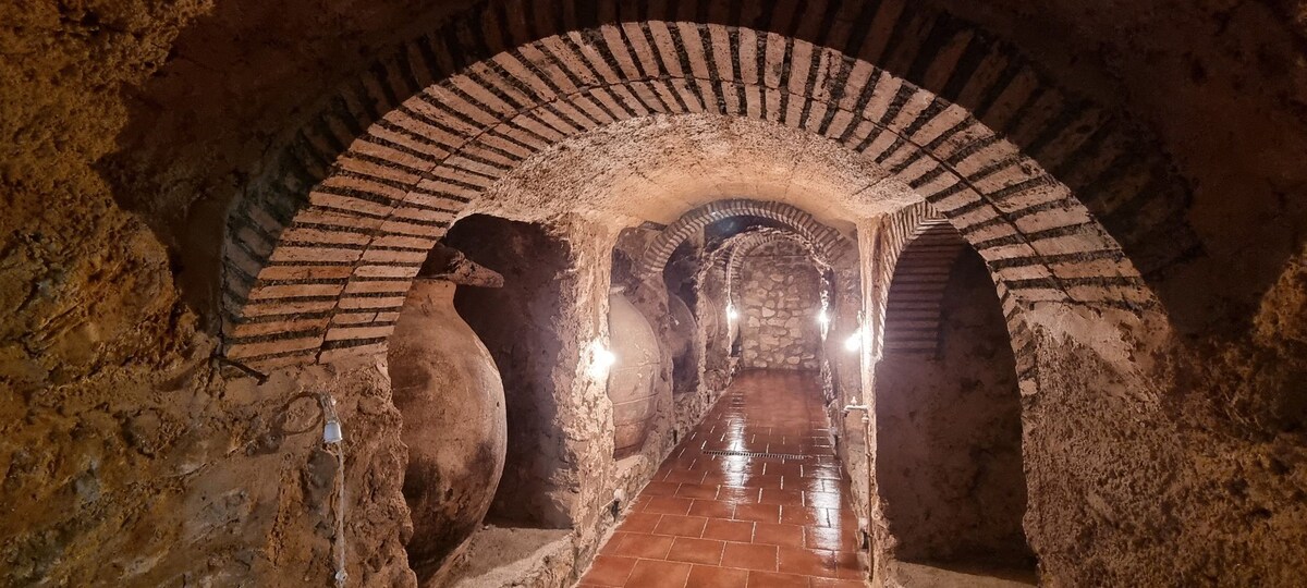 Casa rural con bodega cerca de Madrid