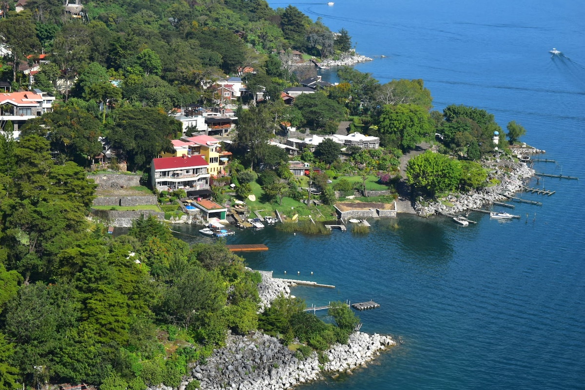 Casa del Lago en Atitlán (Yacht Club)