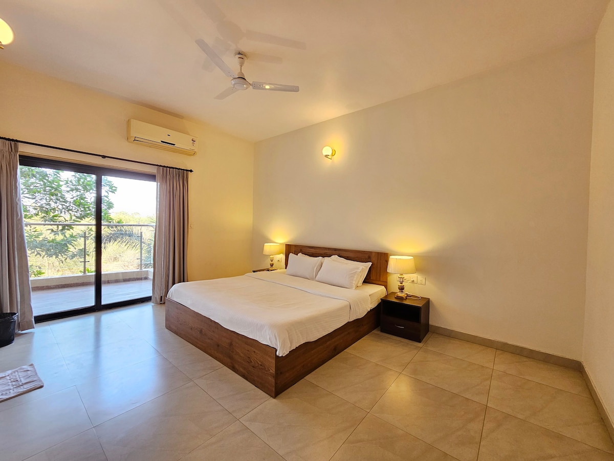 2bhk bright Seafacing Apartment in Central Goa