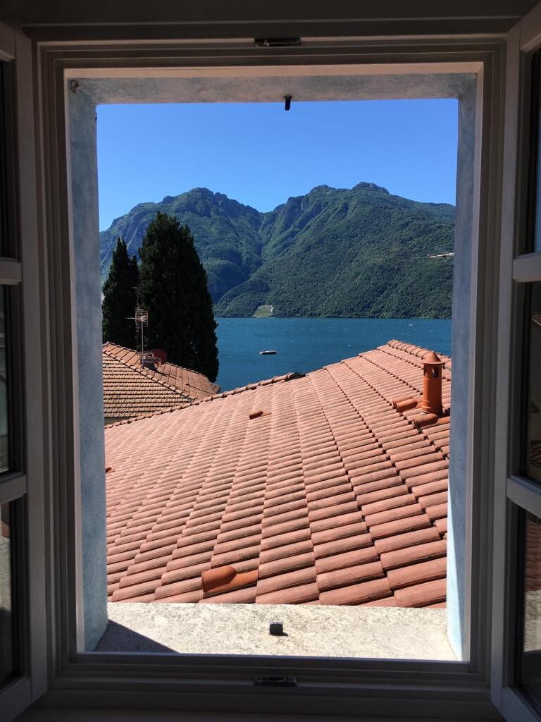 「屋顶」-科莫湖（ Lake Como ） -湖泊和山景观