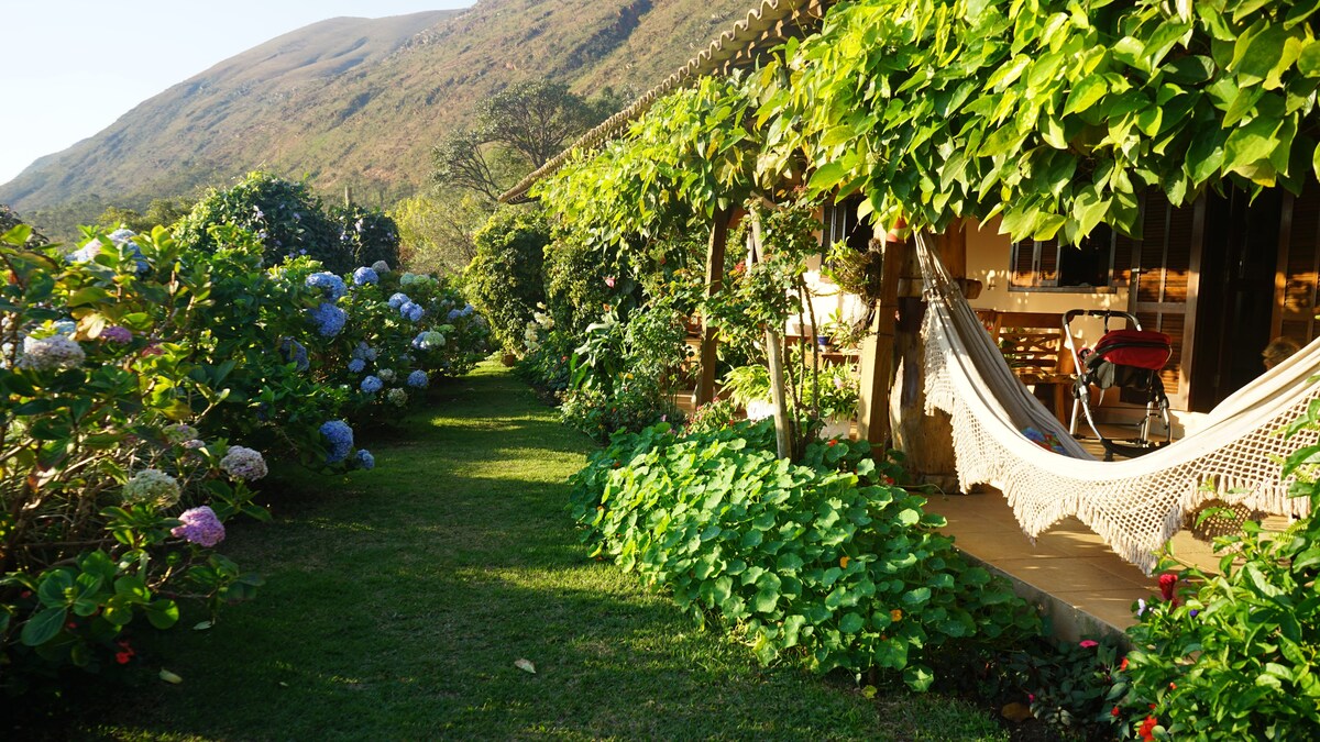 Serra da Moeda的整个场地，带蔬菜园