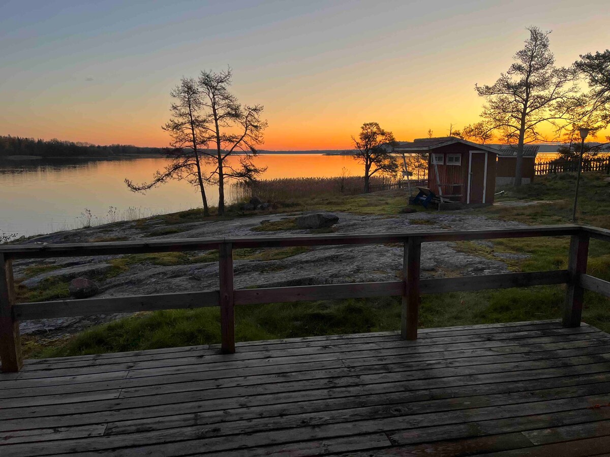 Hus vid vattnet 15 min från Mariehamn