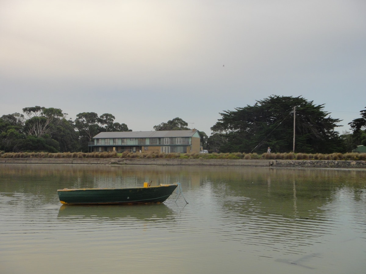 海边的伊拉旺小屋（ Illawong Lodge ）