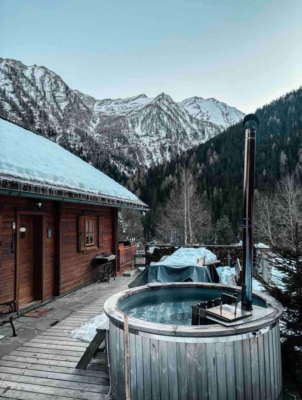 Almhütte mit Sauna und Hot-Pott