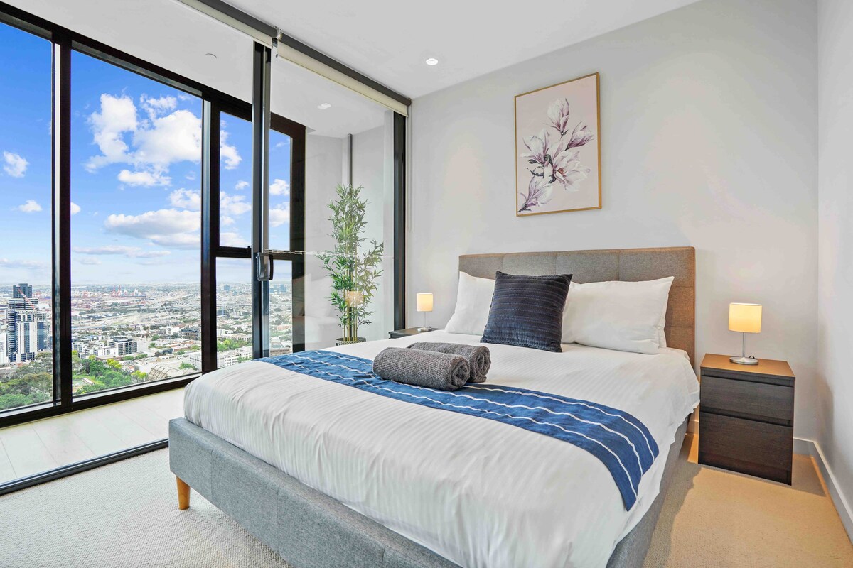 Skyhigh Apt Fabulous View in Central CBD/gym/pools
