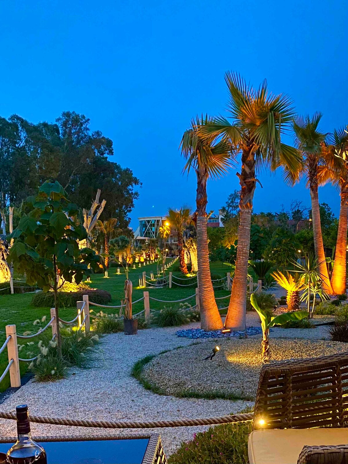 Antalya “kemerde”özel bahçe ev