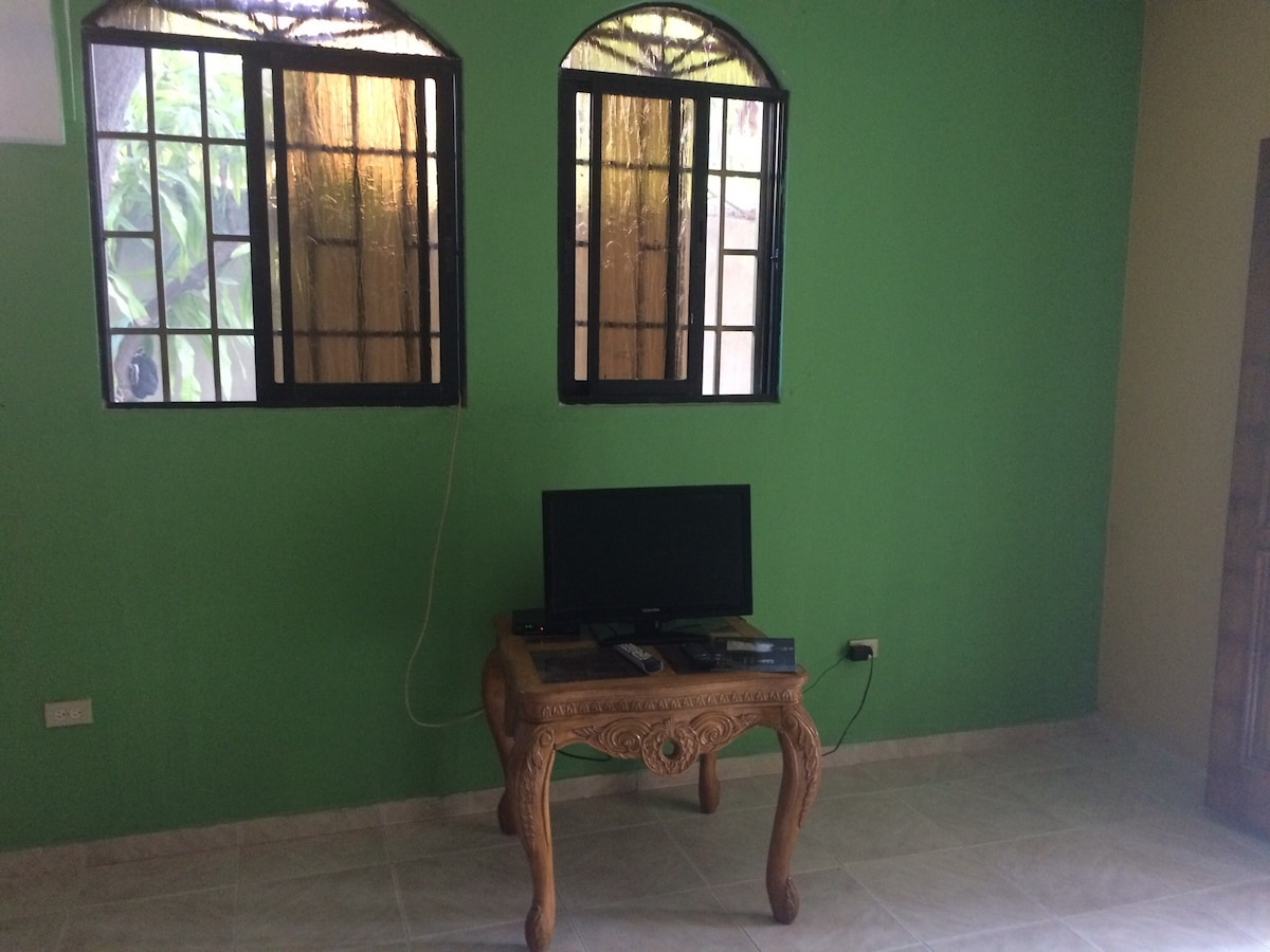 Private Standard apartment in Tabarre, wifi,tv, ac