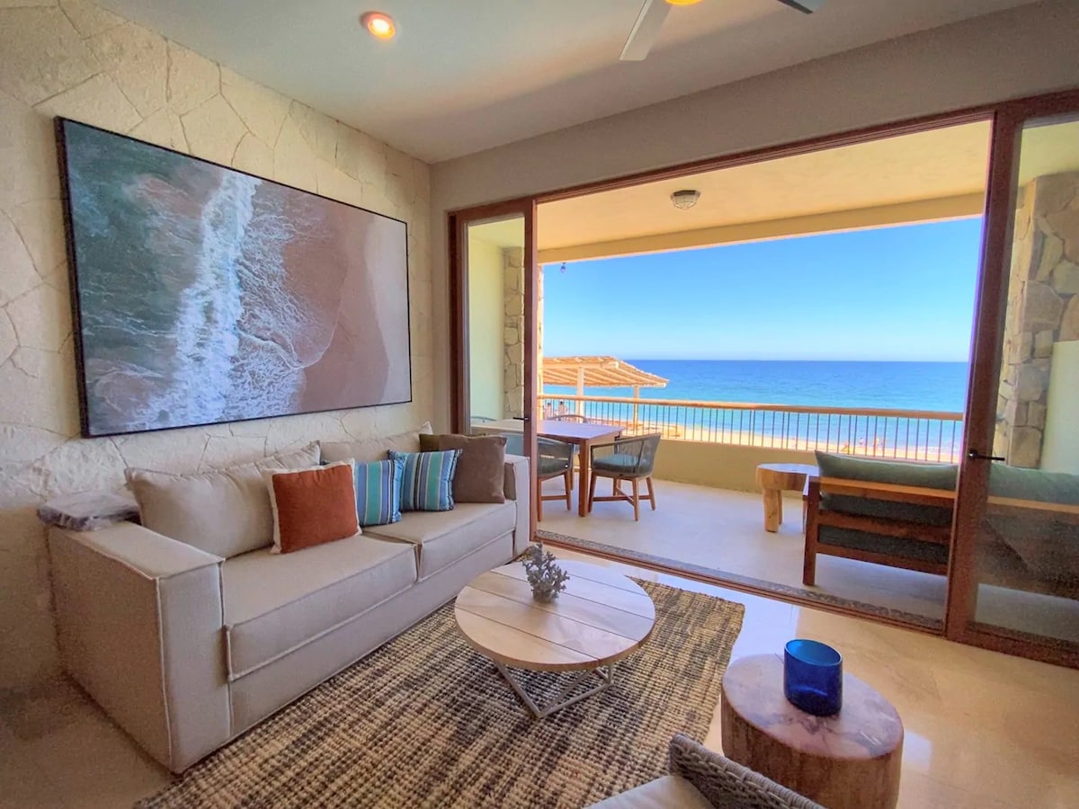 BEACHFRONT 3Bed/2Bath Luxury Beach/Surfer paradise