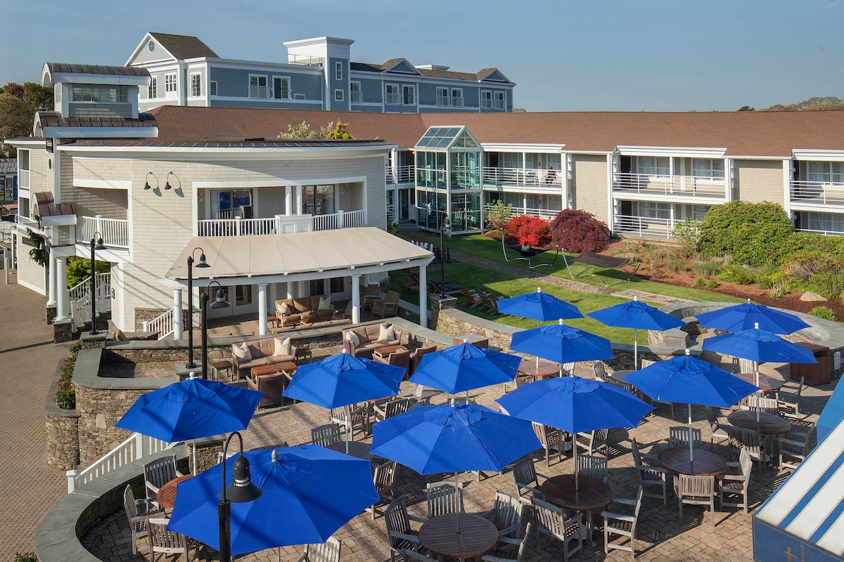 Hyannis Harbor Hotel - Two Queen