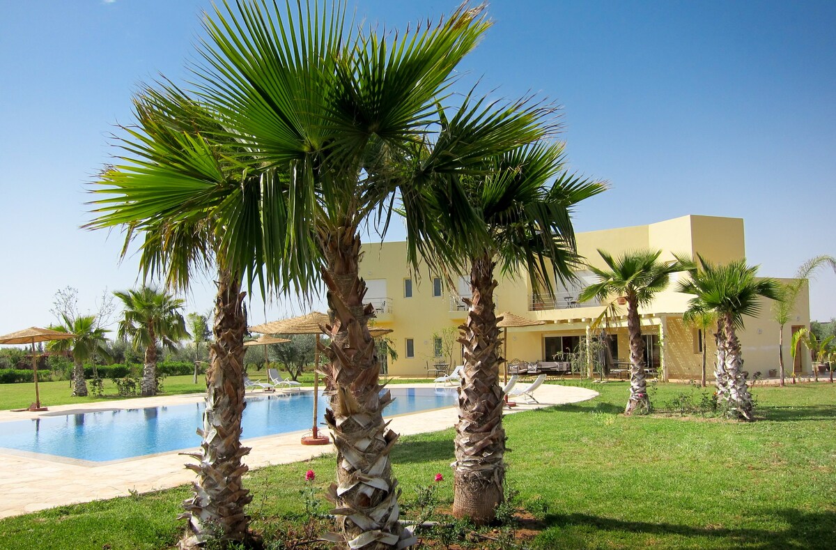 malinka, magnifique villa avec piscine privée