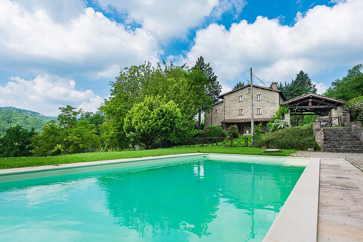 Ca 'Spogna -农舍，景色迷人，游泳池