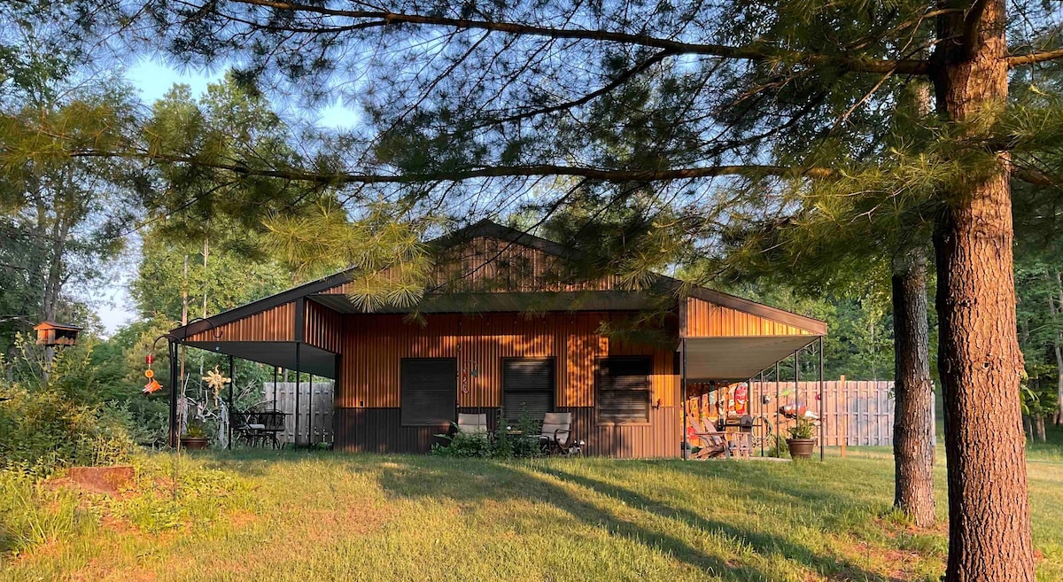 Pond House Hideaway