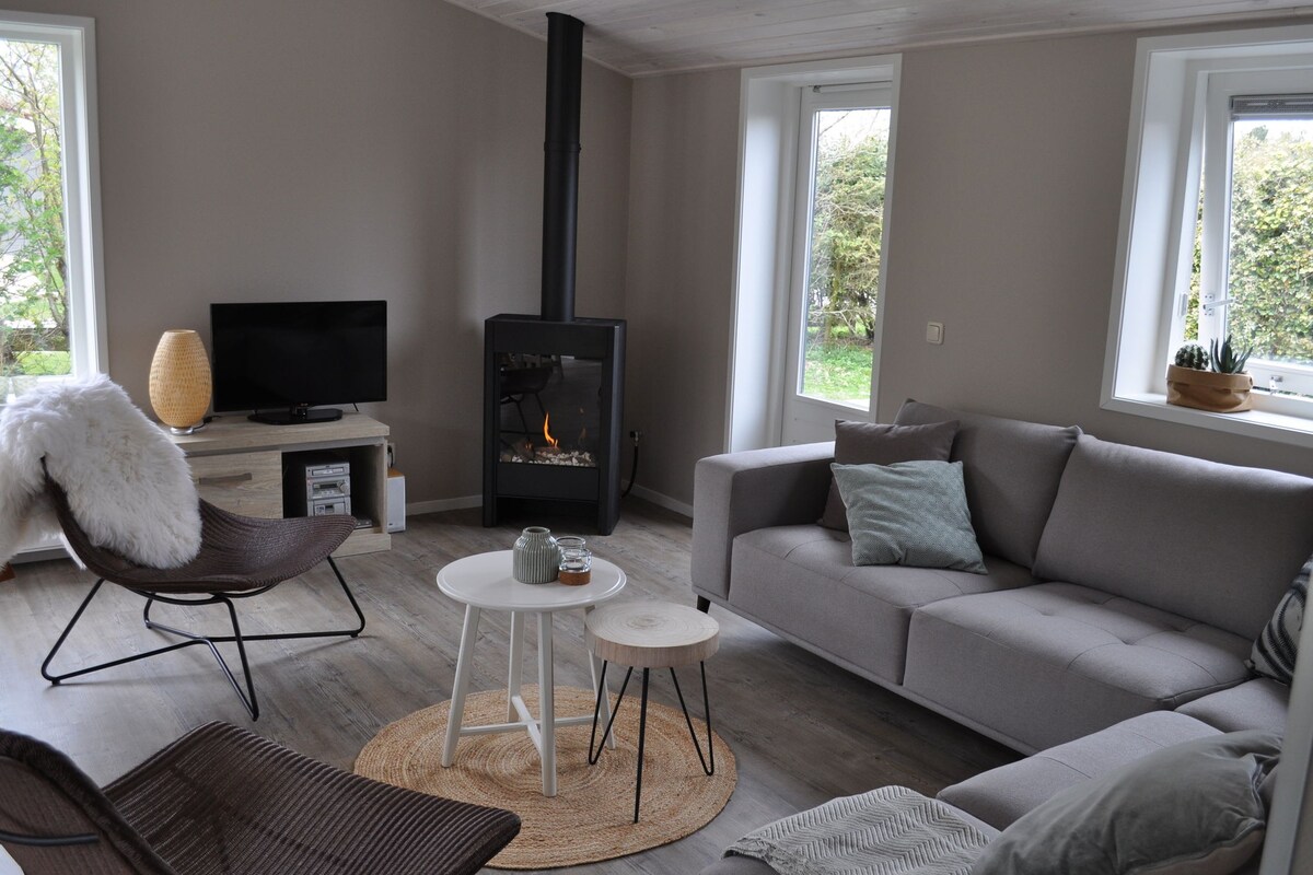 bungalow, situated directly at a large sand dunes