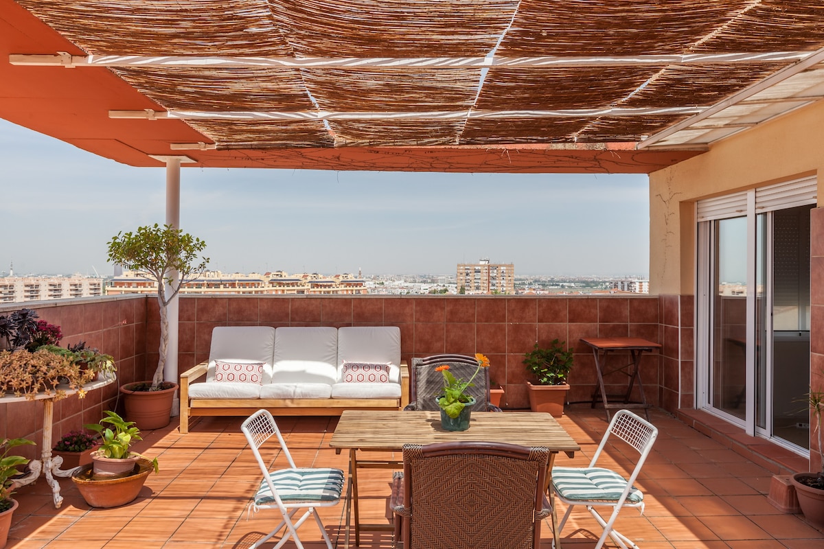 Penthouse with pool, large terrace, AC, 2 bedrooms