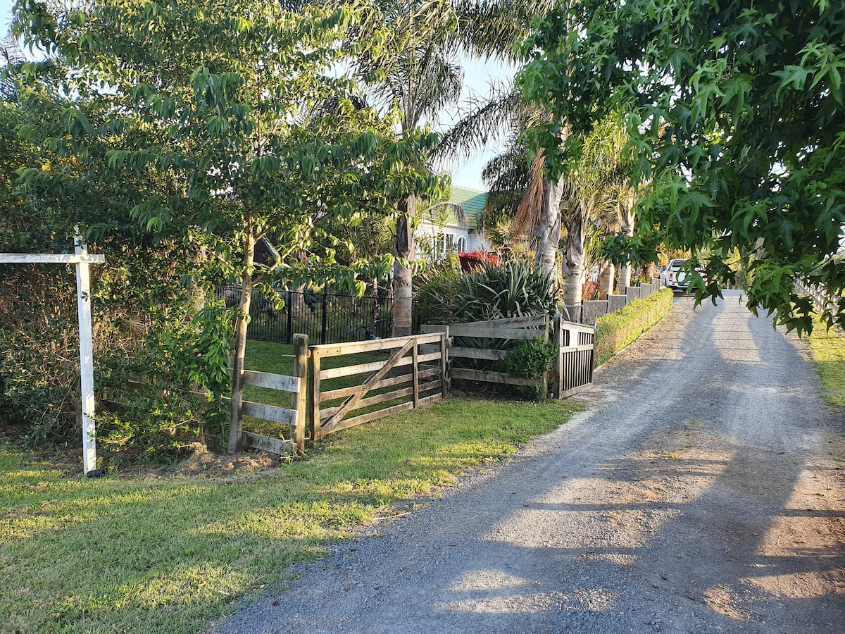 Koromatua Homestead barn house