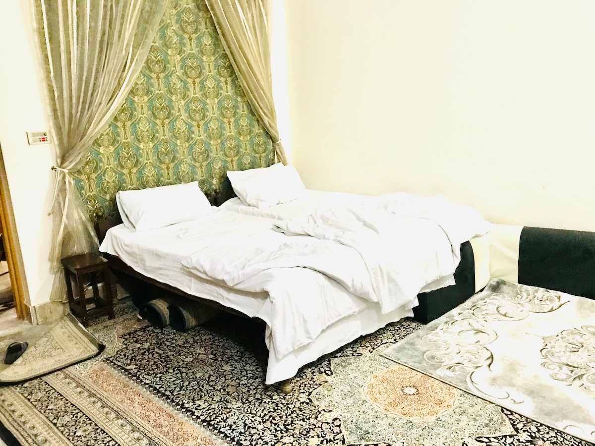 Royals Nest 2 Rooms clean Family Home Sangota Swat