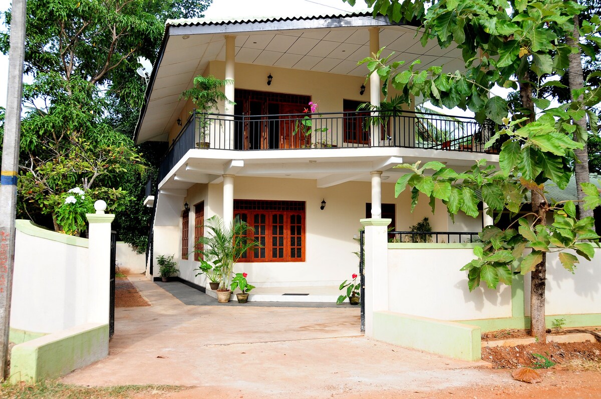 阿努拉达普拉（ Anuradhapura ）自助餐饮度假平房