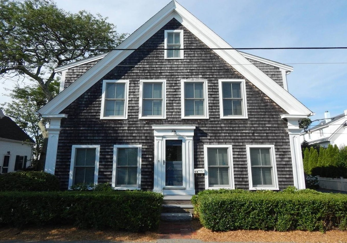 Beautiful, light-filled, two-floor condo with deck