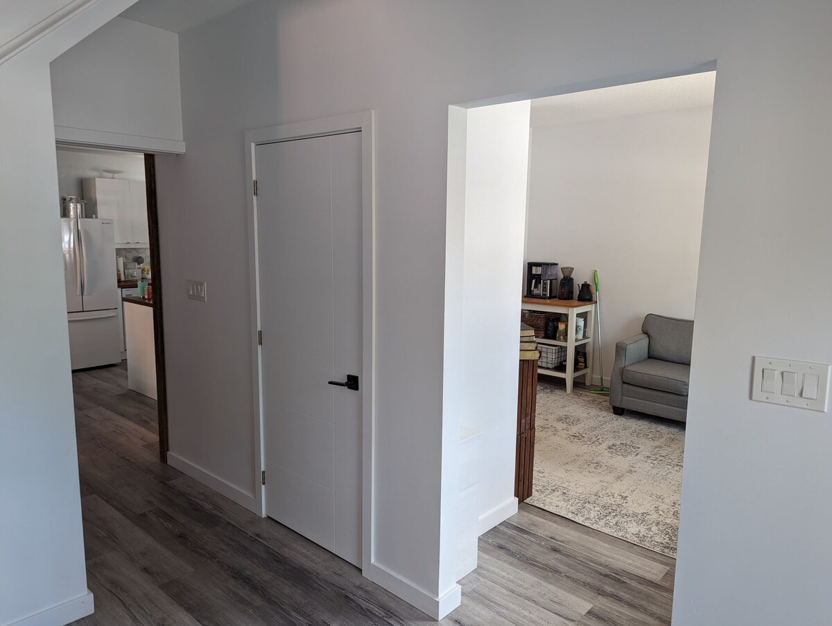 Newly-renovated Downtown Home with Parking