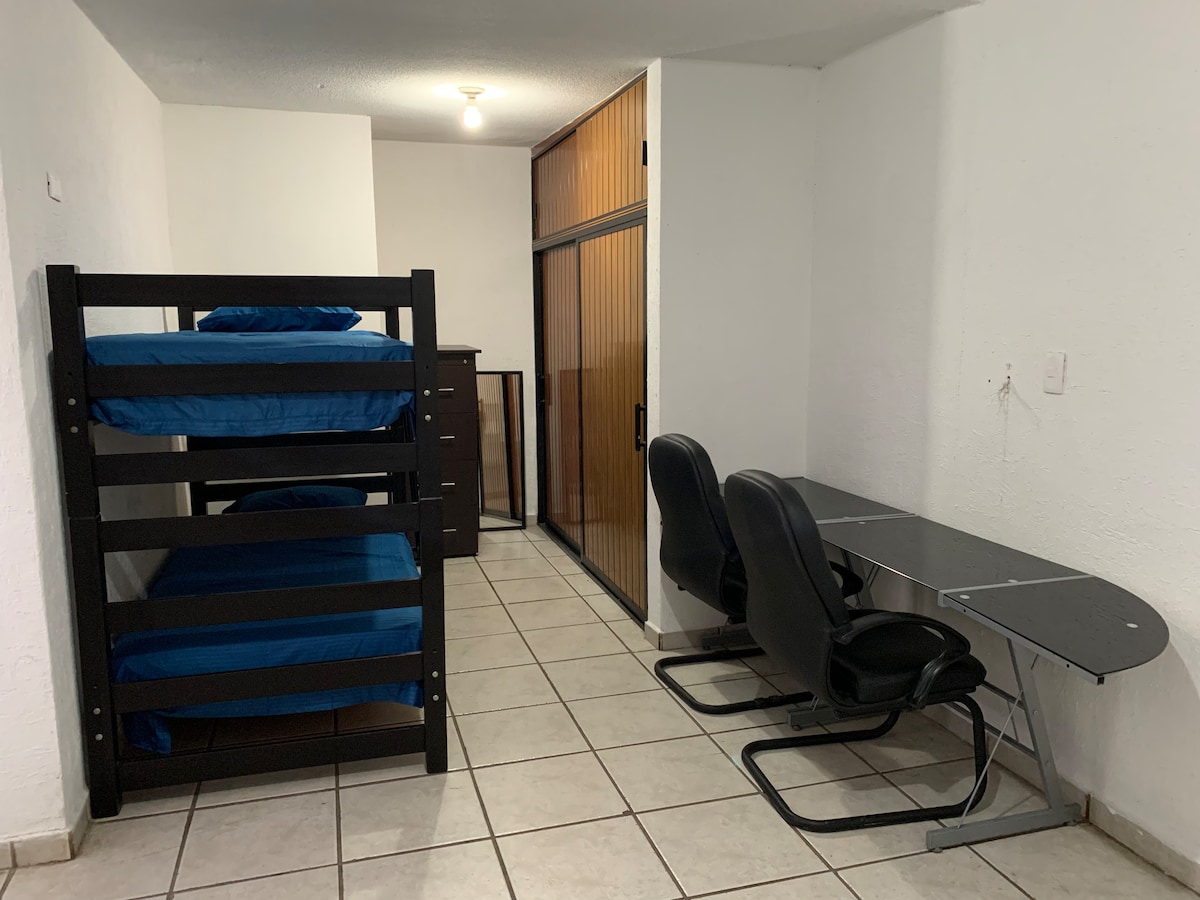 Habitación doble, privada con acceso independiente