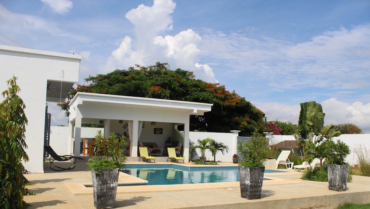 près de la mer, chambre, piscine, pool house privé