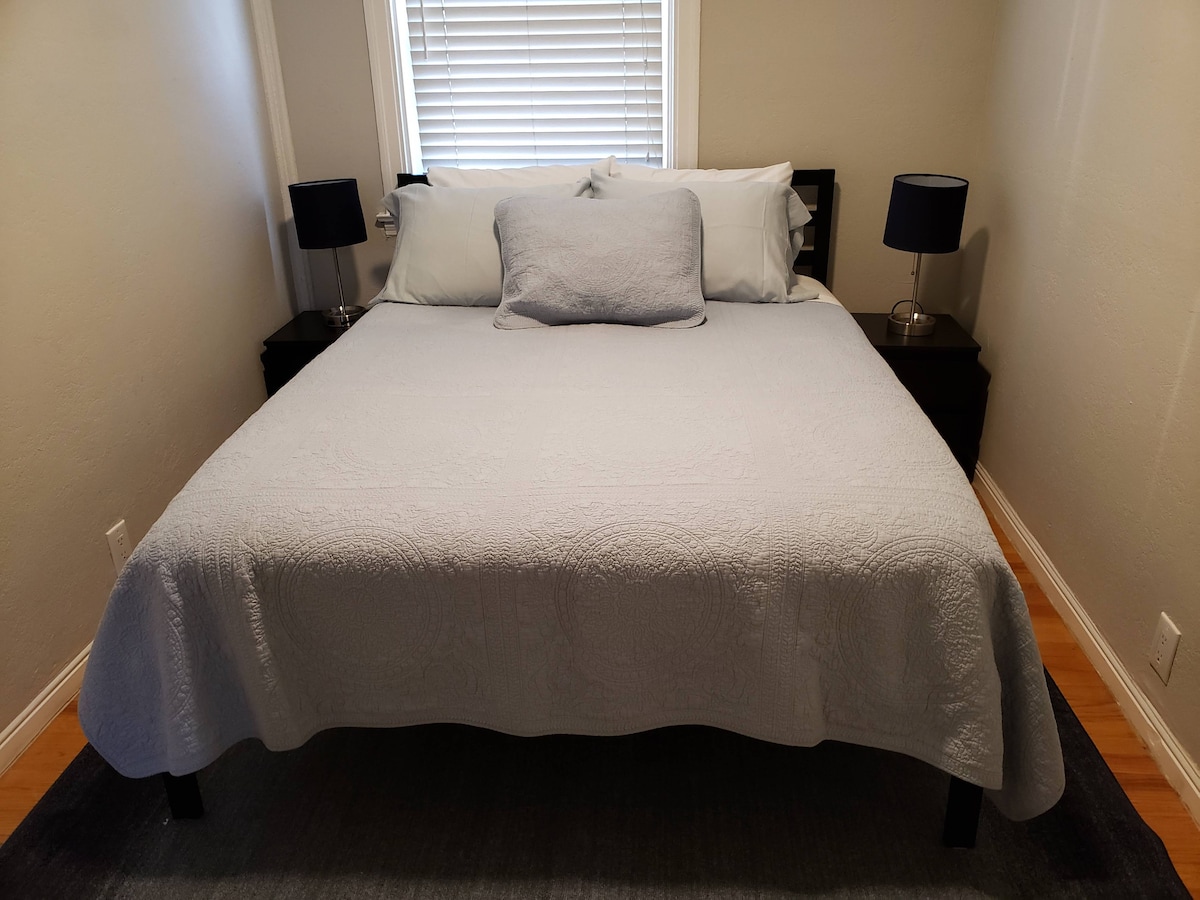 Cozy One Bedroom Apt in Downtown Fairfax