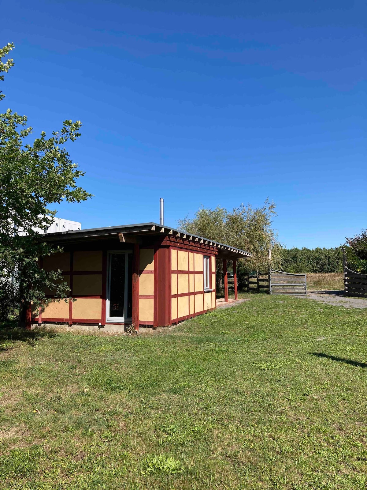 Bezauberndes Gästehaus aus Lehm und Hanf