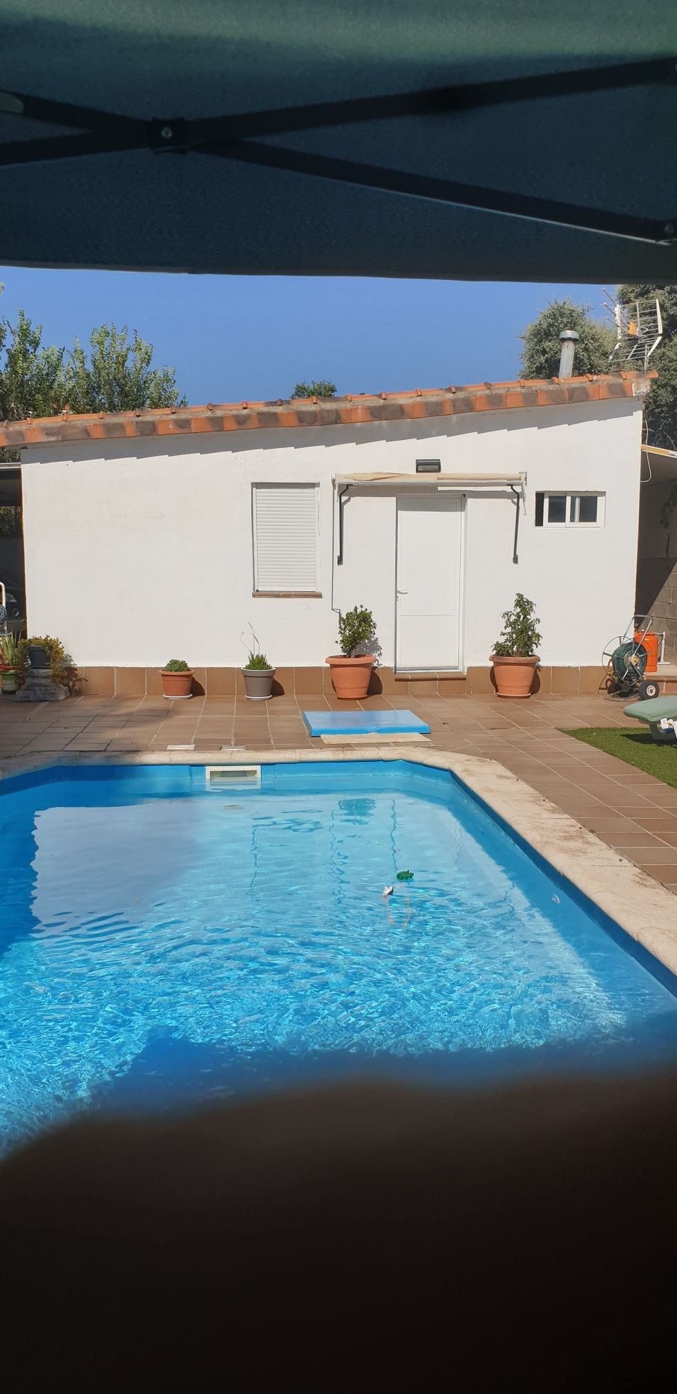 apartamento acogedor con piscina y chimenea