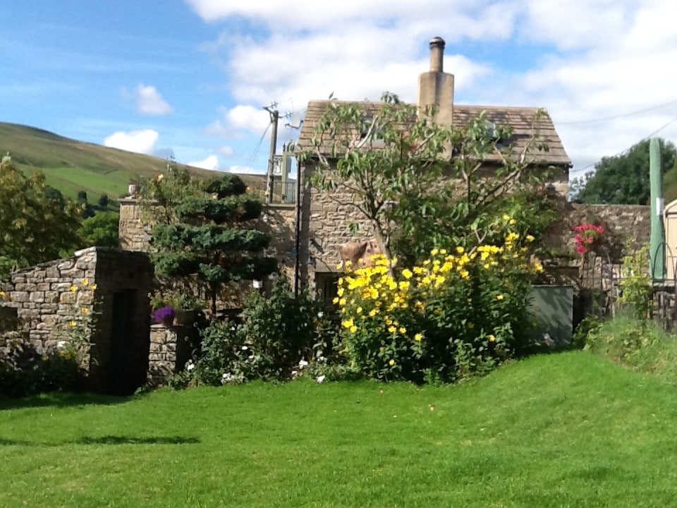 Swallows Byre, amazing views, cosy, warm