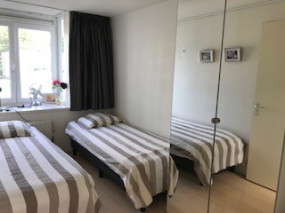 房间位于安静的街区，靠近阿姆斯特丹市中心