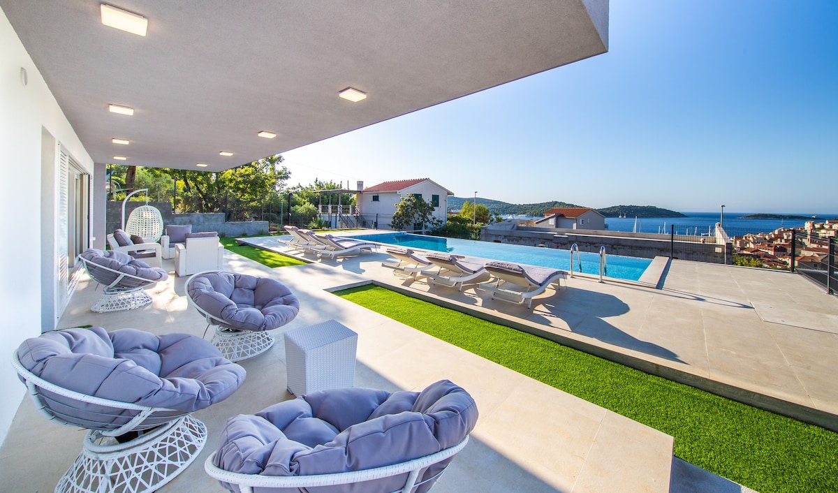 Luxury Blue Villa Onix with Private Pool Vis