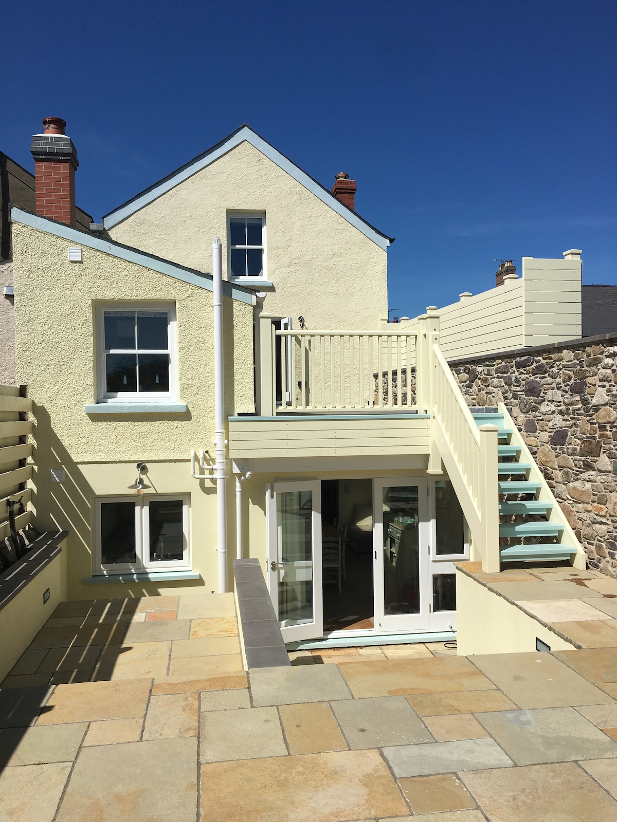 The Villa - beautiful townhouse central St Davids