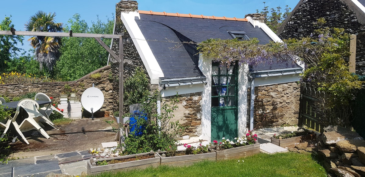 Belle Ile ， Bordilla ： Maisonnette avec jardinette