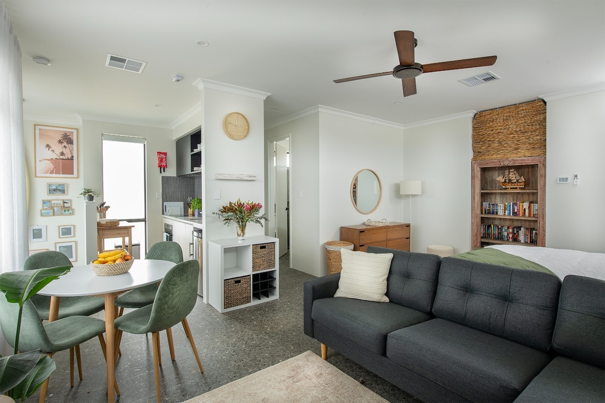 Port Coogee Beach Retreat